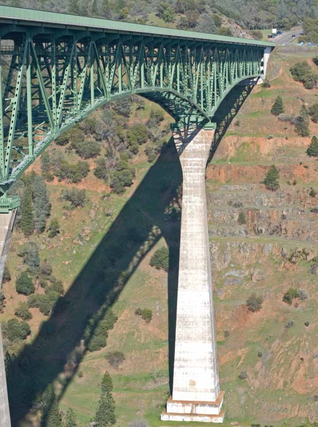 Foresthill Bridge from trail